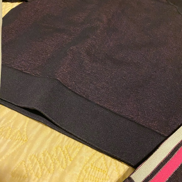 Fabletics Woman Workout Set - Picture 2 of 4